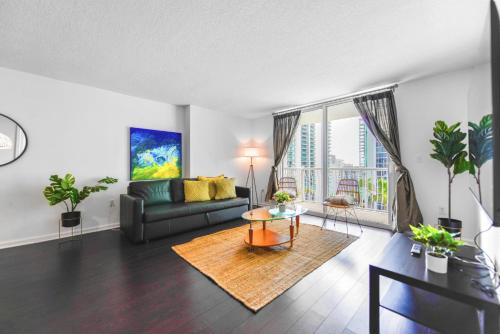 Ocean View Exquisite 1 BR Condo with Free Parking in Miami, USA