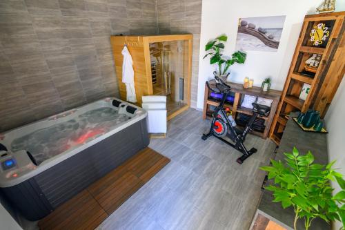 Pezsgőfürdő, Kameni dvori in Dubrava kod Sibenika