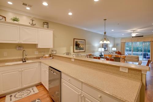 Tupelo Bay Golf Resort Condo - 1 Mile to Beach! in Myrtle Beach, USA