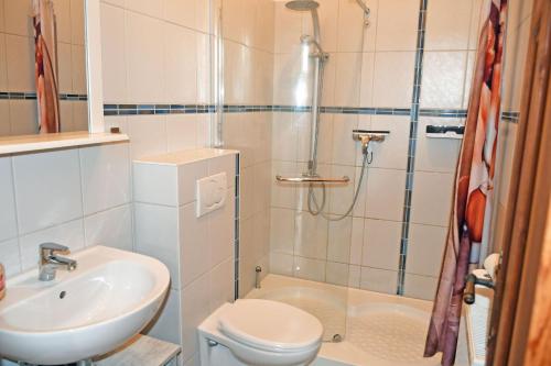 One-Bedroom Apartment with Balcony image 4