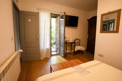 1 double bed