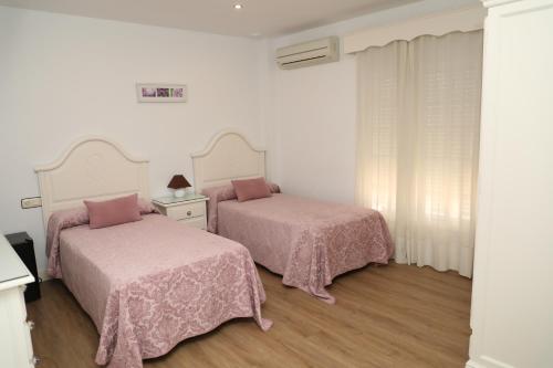 Double or Twin Room image 9