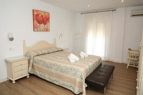 Double or Twin Room image 7