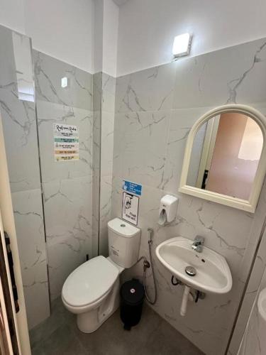 Queen-V Hostel in Vlora