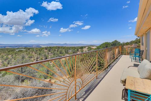 . Panoramic Vistas & Pergola: Silver City Escape!