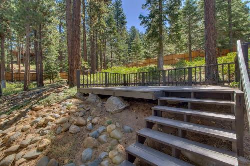 Prima Del Norte - Hot tub Pool Table Arcade Game in Tahoe Valley