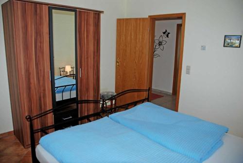 One-Bedroom Apartment with Terrace image 9