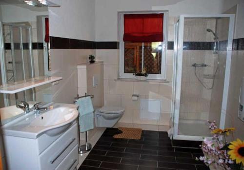 One-Bedroom Apartment with Terrace image 3