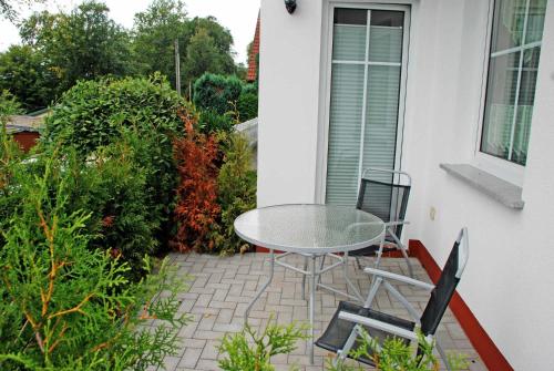 One-Bedroom Apartment with Terrace image 1