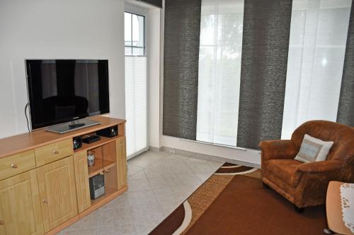 One-Bedroom Apartment with Terrace image 5