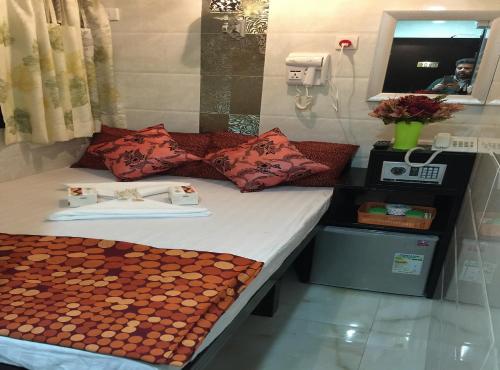Standard Double Room image 10