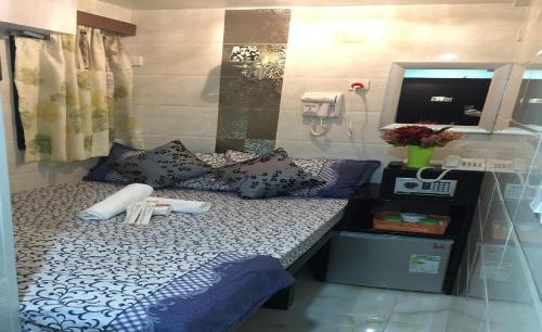 Standard Double Room image 4