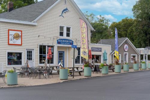 Seaside Stay: Waterfront with Views & Beach Access - main image