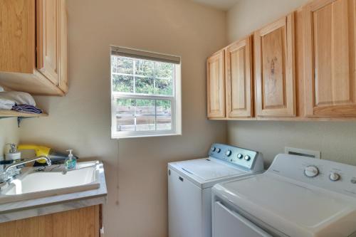 Mountain-View Conifer Gem Near Hiking and Fishing in Evergreen (CO)