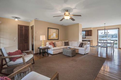 Private Waterfront home Dock Kayak walk to Southold, near Greenp in เซาท์โฮลด์ (นิวยอร์ก)