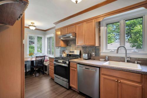 Charming Cottage in The Heart of the North Fork - image 11