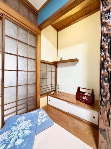 三层一户建日式风格 免费车库 出门1分钟公交直通梅田及難波 适合家庭团队 13人入住の客室