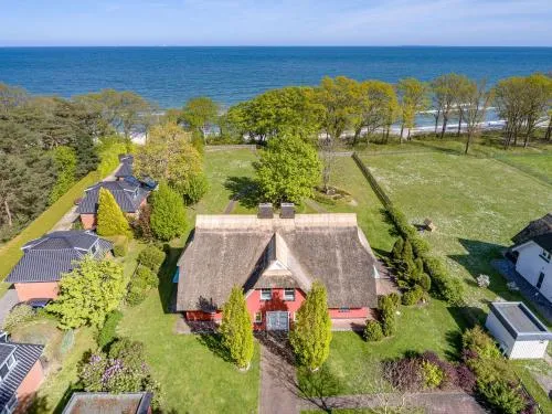 Reethaus StrandZeit in Lobbe - Haushälfte 1 in Lobbe, Deutschland