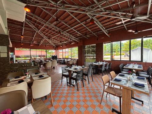 Ēdiens un dzērieni, HillRock Resort & Villas, Karjat in Neral