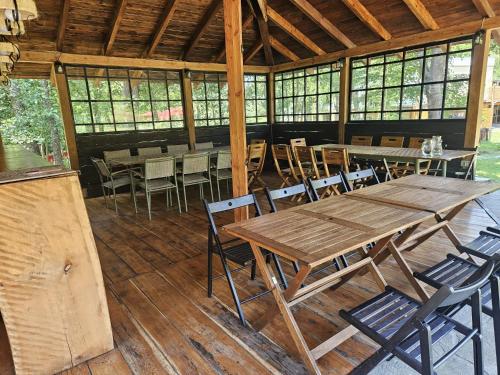 Bankett-terem, Parcul Manga in Vulcana De Sus