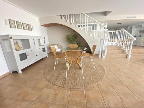 Th29 Deluxe beachfront apartment in Tamarit - image 2