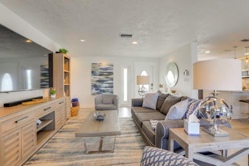 Stunning Palmetto Home with Boat Dock and Kayaks! in Palmetto, USA