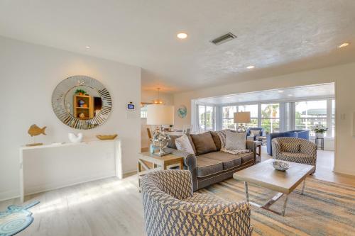 Stunning Palmetto Home with Boat Dock and Kayaks! in Palmetto, USA