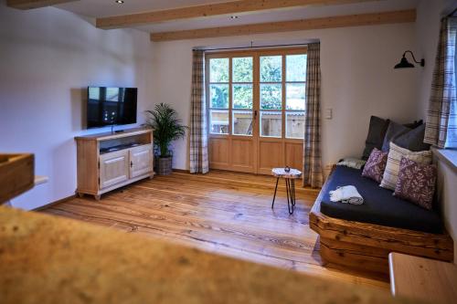 2 bedrooms, 3 beds
