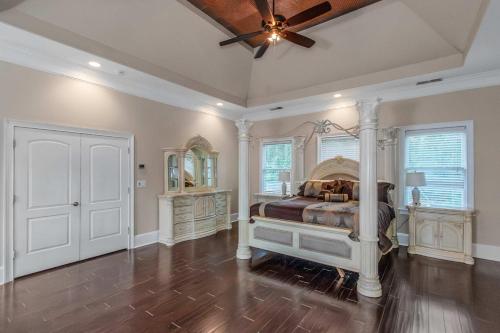 The Panola Mansion - Indoor Pool & Pavilion in Stockbridge (GA)