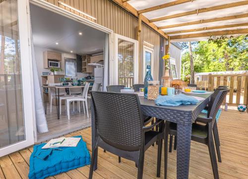 2 bedrooms, 4 beds