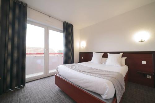 Logis Hotel & Restaurant Au Lion d'Or in Burnhaupt-le-Haut