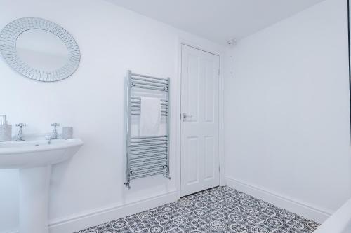 Stylish 3 bedroom home - FREE parking, smart TV, sleeps 8, Manchester (fotografie 10)