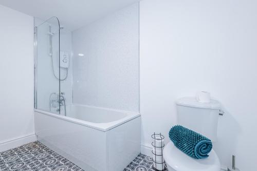 Stylish 3 bedroom home - FREE parking, smart TV, sleeps 8, Manchester (fotografie 9)