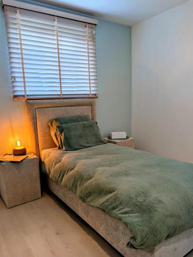 2 twin beds