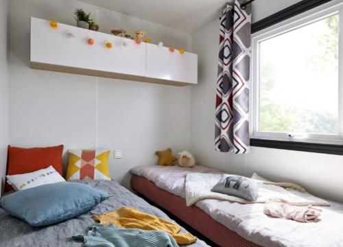 3 bedrooms, 5 beds