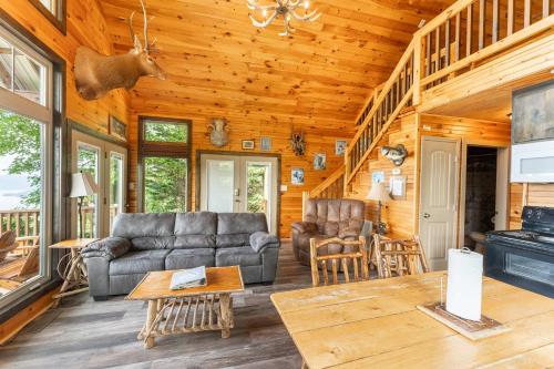 Elk Ridge with a private hot tub in South Pittsburg (TN)