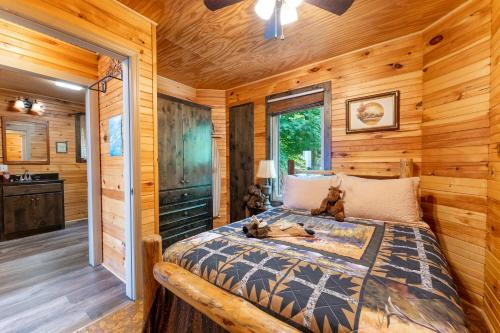 Elk Ridge with a private hot tub in South Pittsburg (TN)