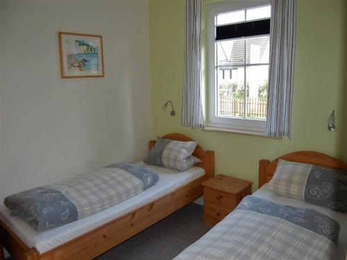 Two-Bedroom House image 3