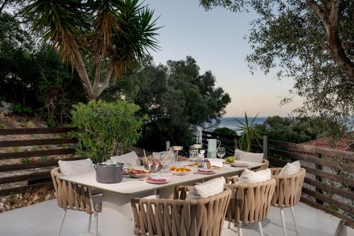Oresis Panoramic Sea Retreat Beach Access 100 Meters in Koroni