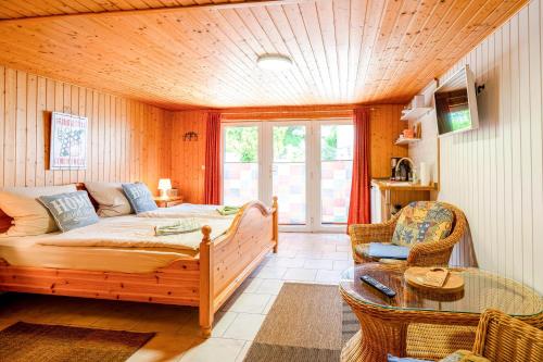 Double Room with Terrace room in Ferienwohnungen in Göhren