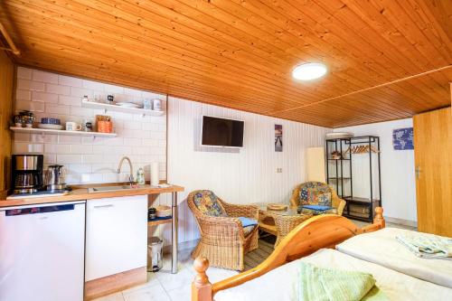 Double Room with Terrace image 4