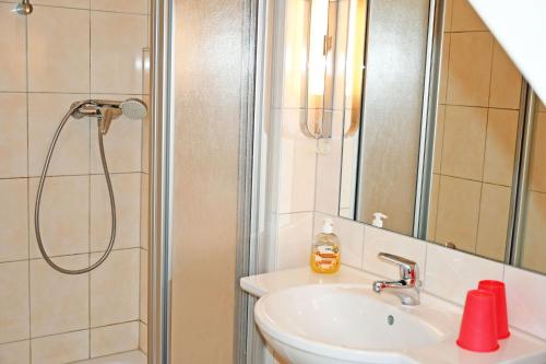 Double Room with Private Bathroom image 5