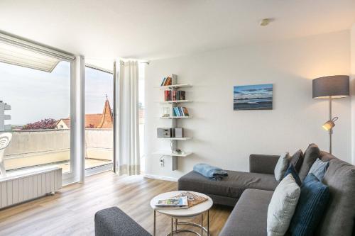 One-Bedroom Apartment with Balcony image 3