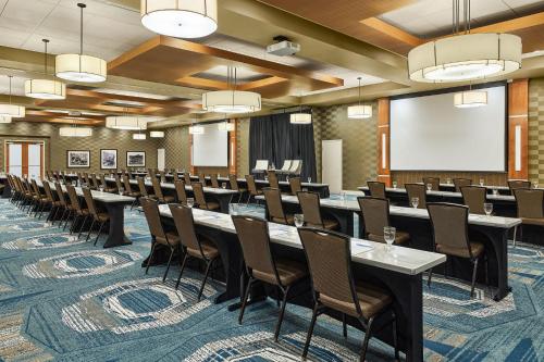 SpringHill Suites by Marriott Deadwood - image 10