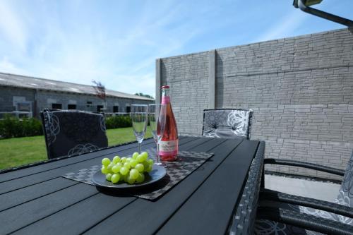 Two-Bedroom Apartment with Terrace image 4