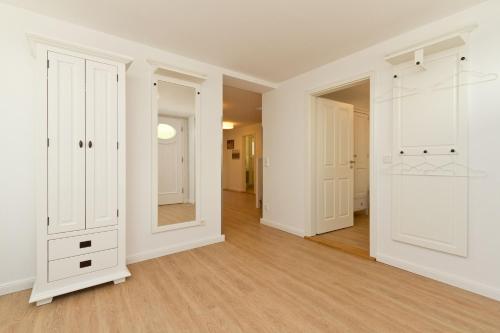 Five-Bedroom House image 10