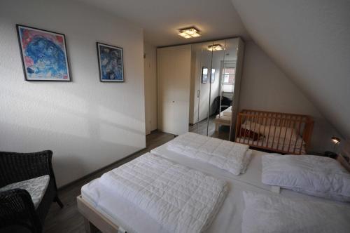 Three-Bedroom House image 9