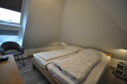 Three-Bedroom House image 4
