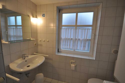 Two-Bedroom House image 3
