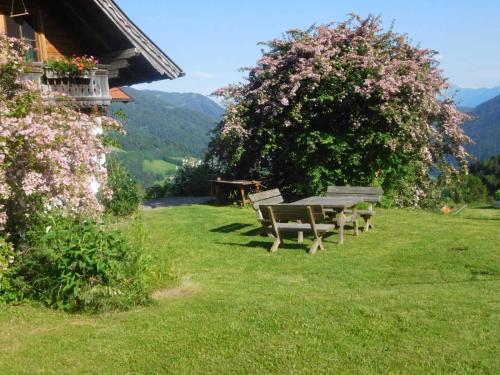 Bio - Appartements Bischof, Familie Wind in Treffen Am Ossiacher See